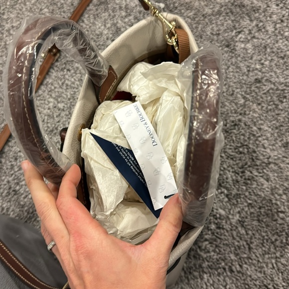 NWT Dooney & Bourke cream and brown leather purse. - Picture 6 of 9